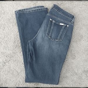 Jennifer Lopez Bootcut Jeans. G199